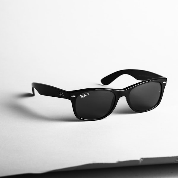 عینک آفتابی مردانه ری‌بن مدل Ray-Ban Aviator Classic شیشه کریستال سبز G-15 - تصویر ۲