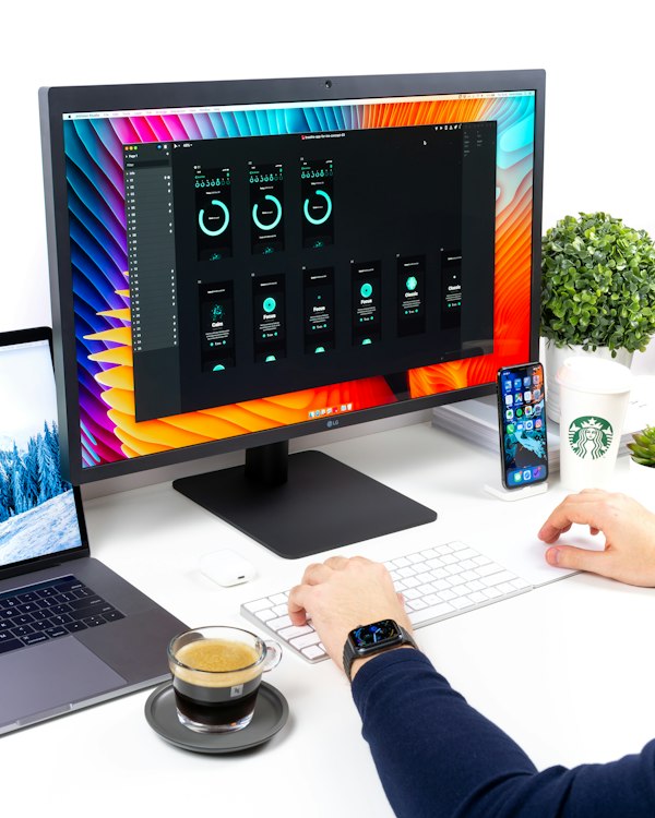آباژور ایستاده مدرن کنار مبلی هوشمند مدل نئورفلکس RGB با ریموت کنترل - تصویر ۲