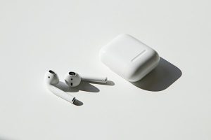 هندزفری بلوتوثی اپل مدل AirPods Pro (نسل دوم) با درگاه Type-C و تراشه H2